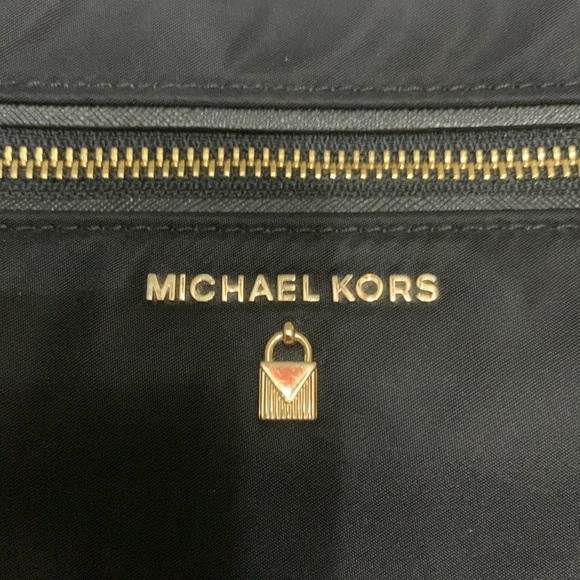 Michael Kors crossbody - Picture 2 of 9
